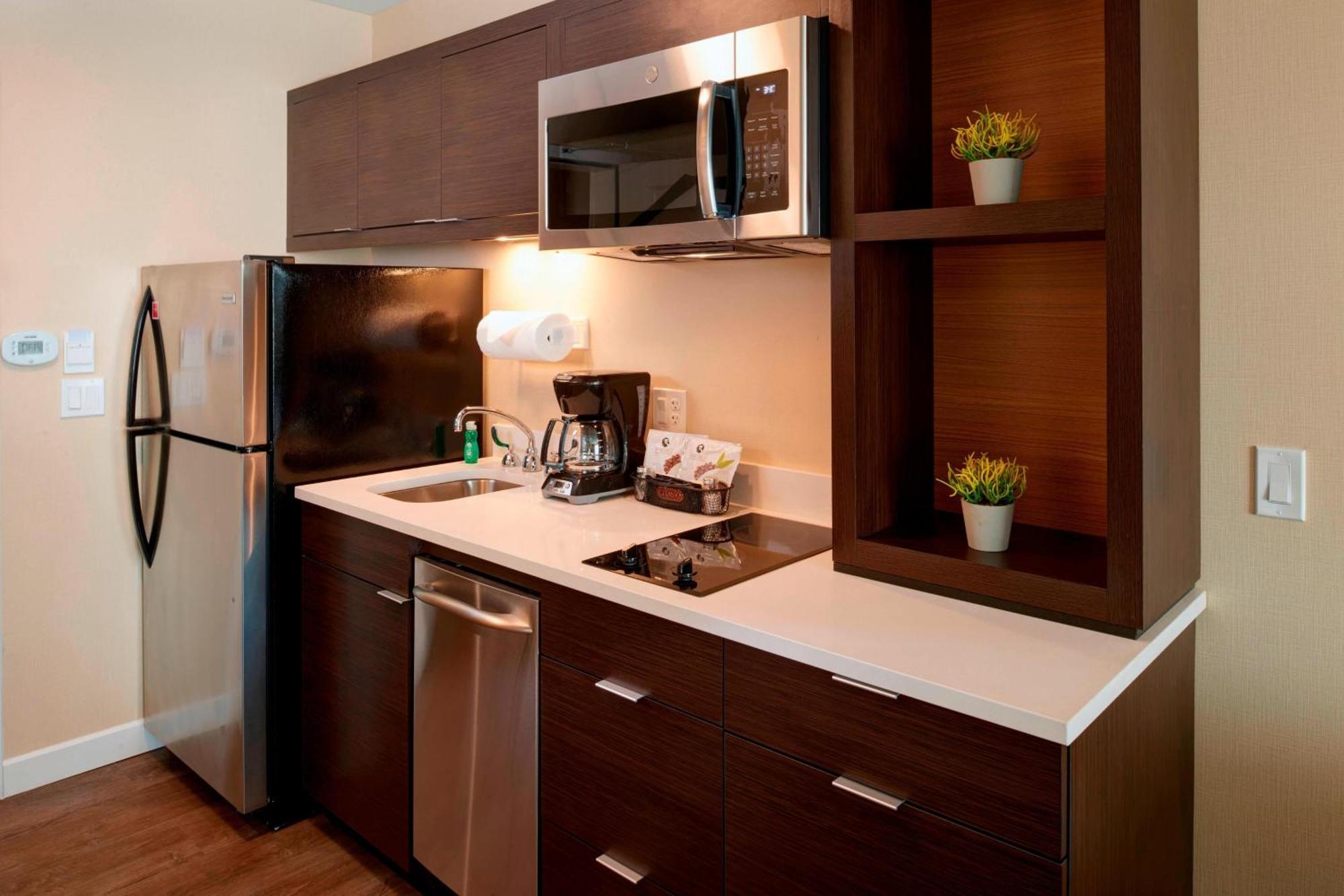 Towneplace Suites By Marriott Grand Rapids Airport Cascade Bagian luar foto
