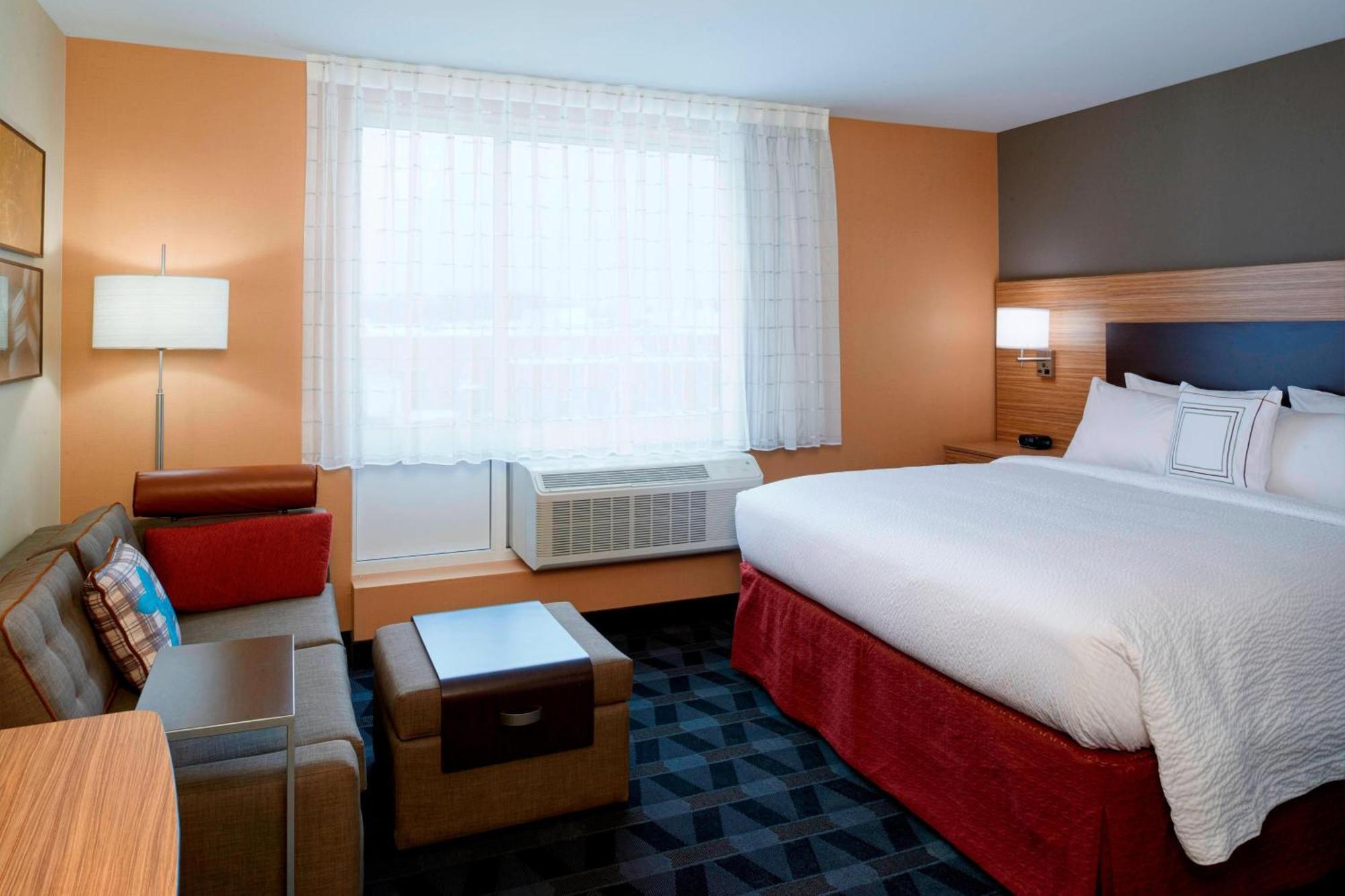 Towneplace Suites By Marriott Grand Rapids Airport Cascade Bagian luar foto
