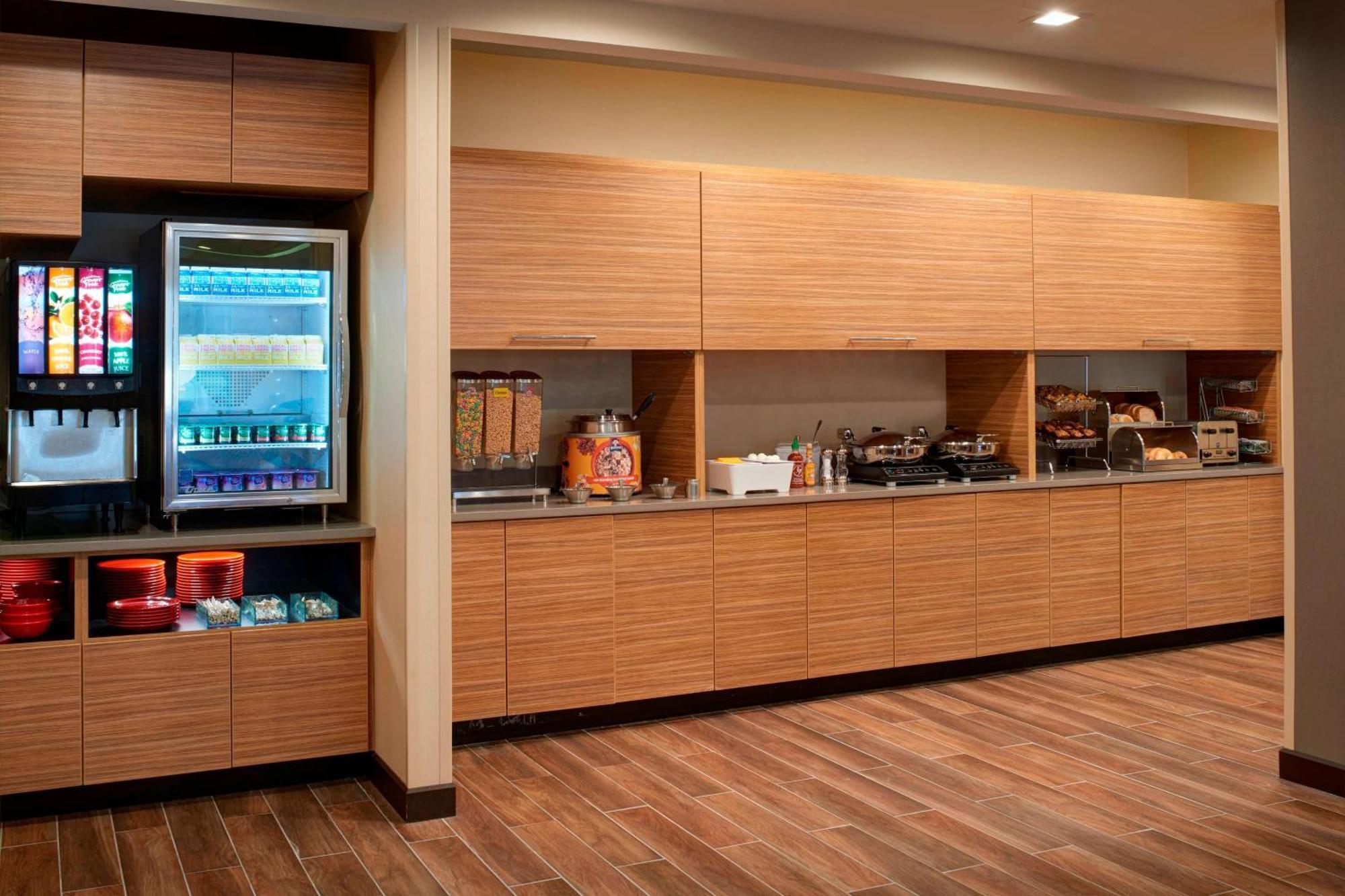 Towneplace Suites By Marriott Grand Rapids Airport Cascade Bagian luar foto