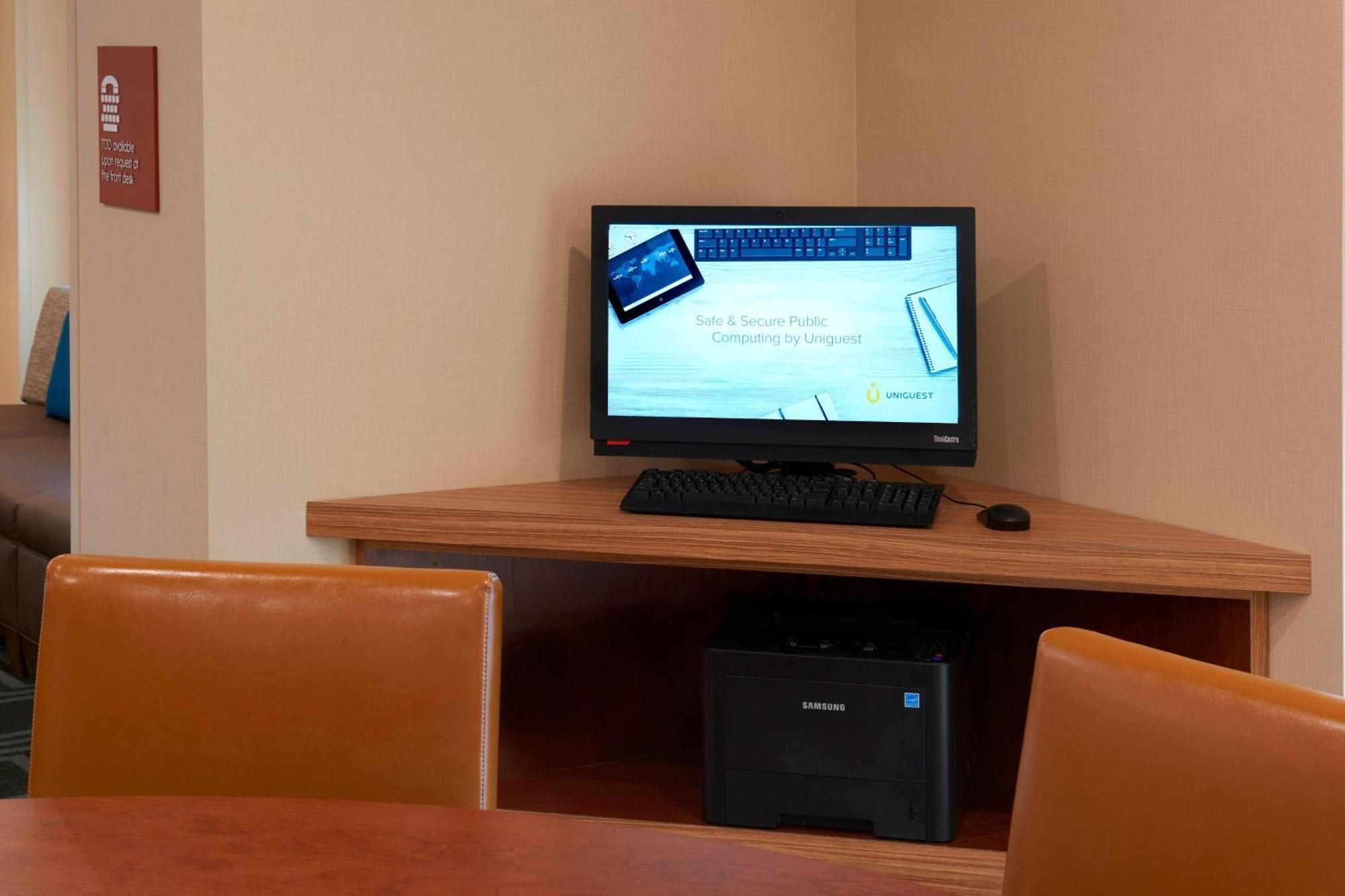 Towneplace Suites By Marriott Grand Rapids Airport Cascade Bagian luar foto