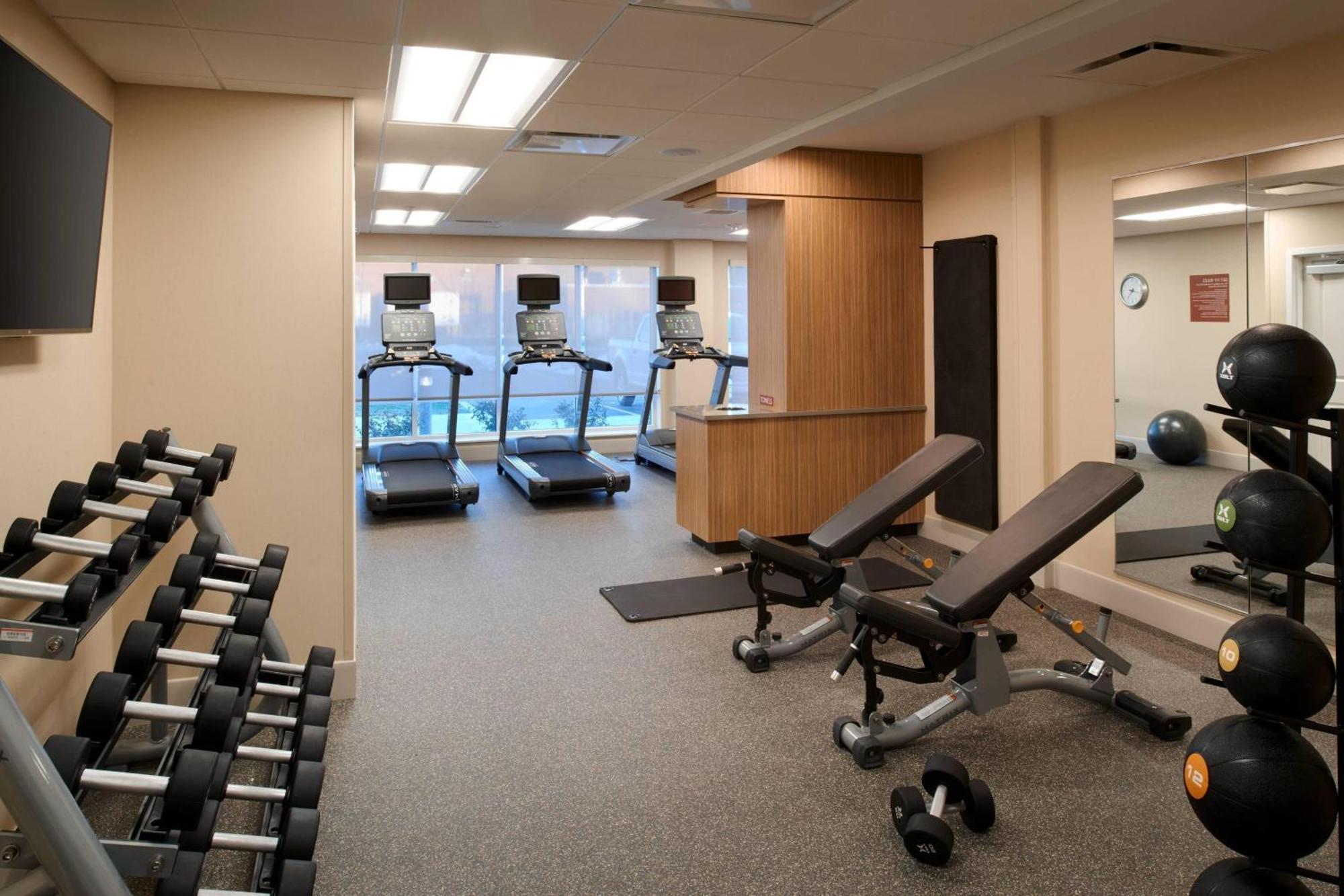Towneplace Suites By Marriott Grand Rapids Airport Cascade Bagian luar foto