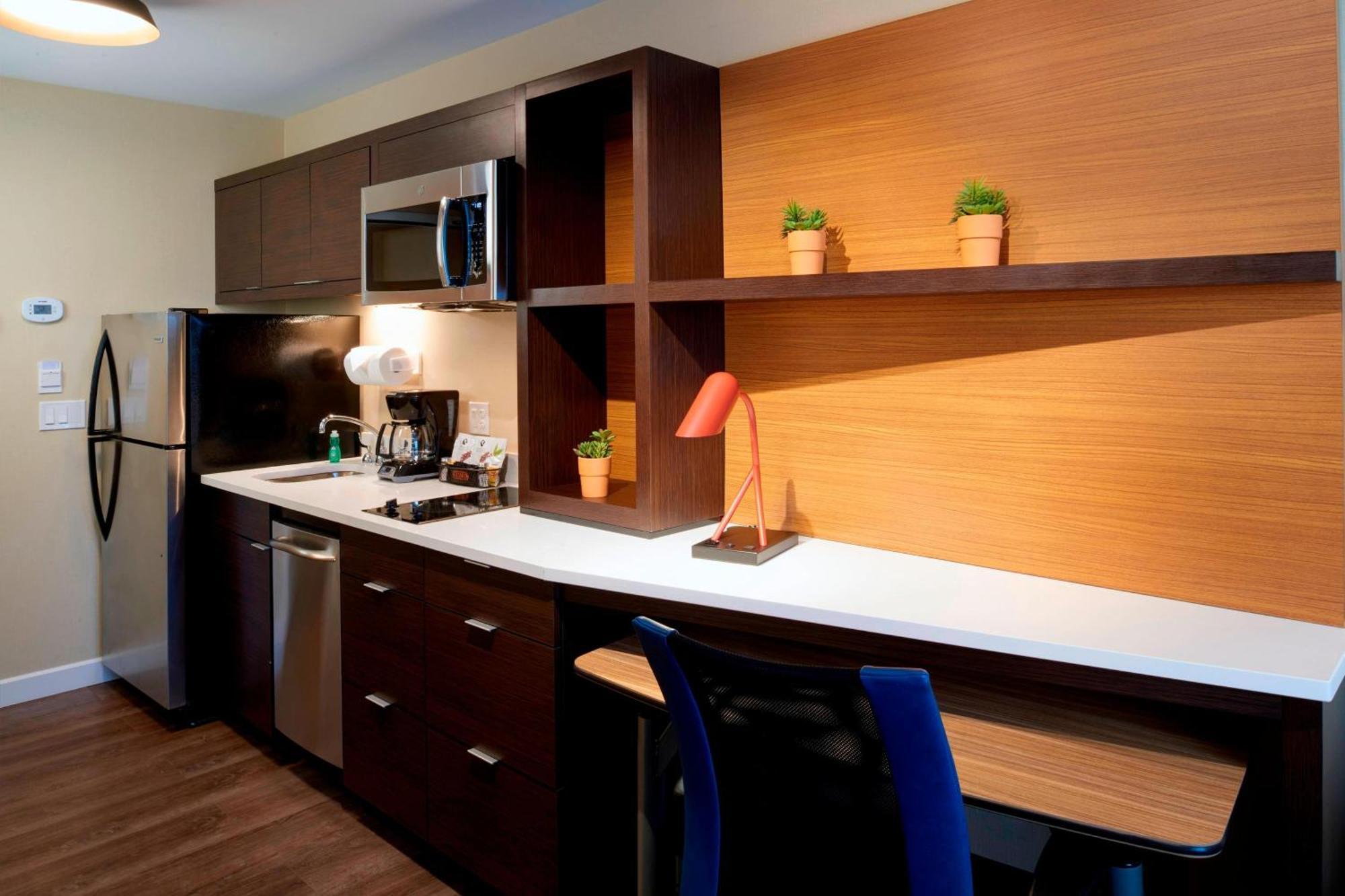 Towneplace Suites By Marriott Grand Rapids Airport Cascade Bagian luar foto